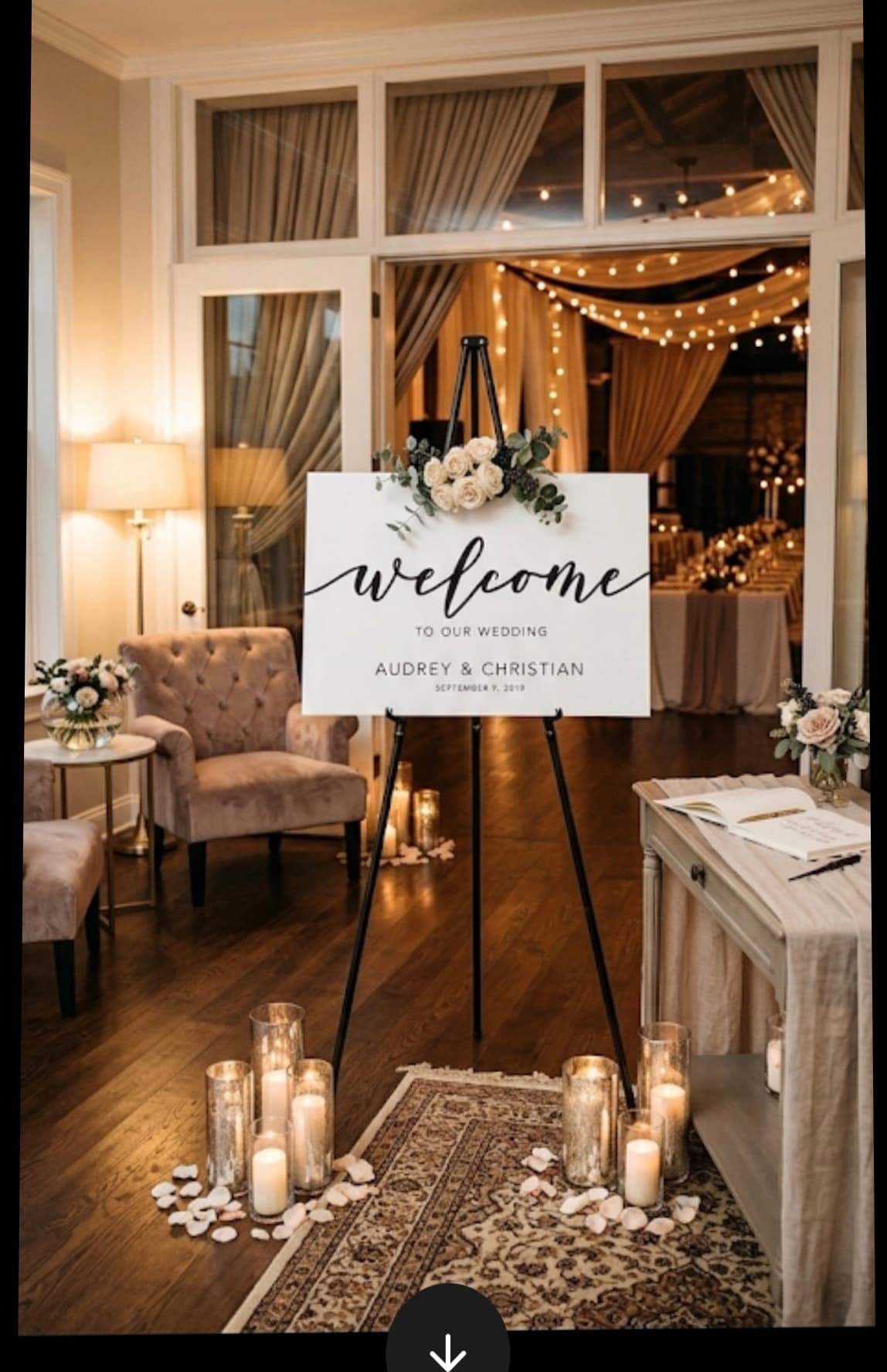 Chevalet et panneau « Welcome » à l'entrée d'une salle